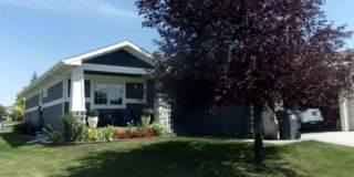 LARGE 3 BED 3 BATH TOWNHOME IN THE DESIRABLE POINTE NEIGHBORHOOD Gallery 1