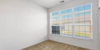 Grand Lakeside Escape: Spacious 3-Bedroom Retreat in Lakeshore Community Gallery 44
