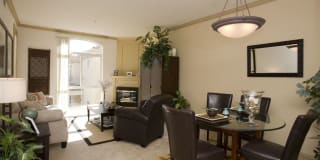 Avalon Thousand Oaks Plaza Gallery 7