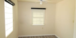 Quaint Home in Desirable Midtown Neighborhood! Gallery 15