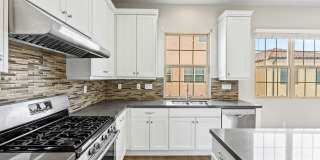 Your Next Home Awaits – Beautiful 3-Bedroom Irvine Townhome Gallery 17