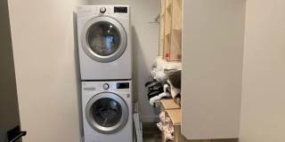 Stunning 2 Bed 2.5 Bath Townhome! Gallery 8