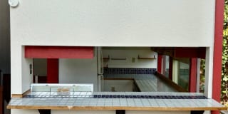 2 Bed / 2 Bath Lakeview Bellevue cottage $3,295/month Gallery 7