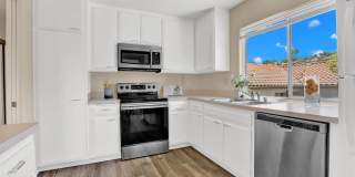 2 Bed, 2 Bath Unit - 17486 Plaza Dolores Gallery 7