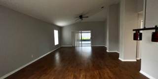 RESERVE AT WEDGEFIELD 3 bedroom 2 bath home with stainless appliances, laminate flooring and a fenced back  yard! Gallery 7
