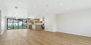12509 Emelita Gallery 11