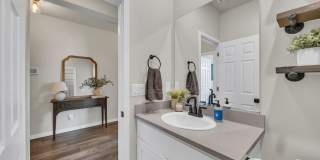 Newer Home on Large Corner Lot with Lots of Natural Light! Gallery 37