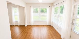 Annual unfurnished   **55+**     2/2 villa downtown Sarasota Gallery 9