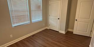 Newly Renovated Spacious 3 Bedroom w/ Full Appliance Package Gallery 13