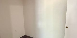 Olde Crofton Charm! Two Bedroom Townhome Gallery 15