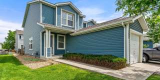 End-unit townhome in Cherry Creek School District with private yard End-unit townhome in Cherry Creek School District with private yard Gallery 3