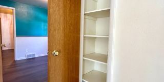 Spacious 4BR House in Edgewater Gallery 58