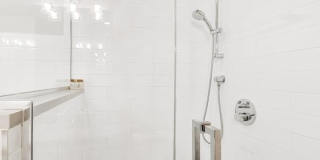 2817 N Oakley Avenue Gallery 10