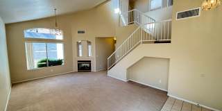 Gorgeous 3Bed/2.5Bath, 2-Story home located in Summerlin Gallery 4