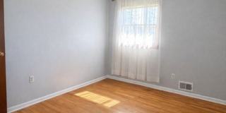 6301 Broad St Gallery 15