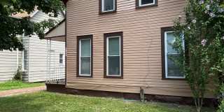 Madison/W.95th neighborhood : 3 bedroom/1 bath single family house available NOW. Gallery 14