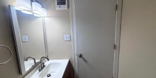 5523 Livingston ~ University Estate Gallery 17