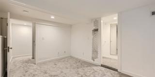 Beautiful Remodeled House with Fenced Yard in Maple Leaf Gallery 30