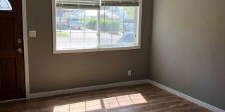 Cute 2 bedroom with garage Gallery 9