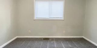 PRELEASING for AUGUST! Close to Campus Gallery 20