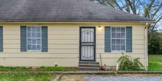 2 Bedroom Duplex with Huge Back Yard! MOVE IN SPECIAL: FIRST FULL MONTHS RENT FREE! Gallery 1