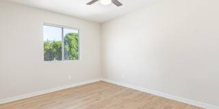 1018 W Kings Avenue Gallery 28