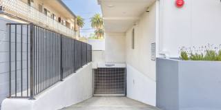 14748 Victory Blvd. Gallery 20