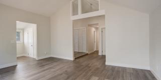 1357 1/2 Chase St Gallery 7
