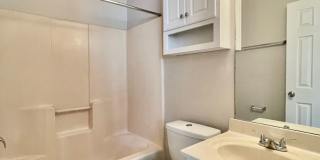 1636 Post Road Gallery 6