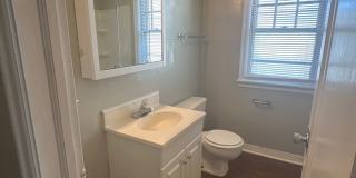 In-Unit Washer and Dryer Hookups Gallery 10