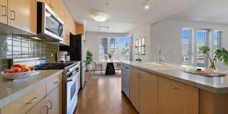 5550 Wilshire at Miracle Mile by Windsor Gallery 13