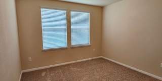 Beautiful Two-story 3 bed / 2.5 bath Home in Cedar Park Gallery 31