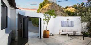 1733 Sunset Plaza Dr Gallery 31