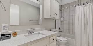 Updated 3 bedroom duplex near Greenbelt! Gallery 17