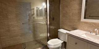 5 bedroom 3 bathroom Sinlge Family House in Aurora Gallery 12