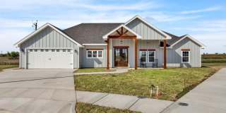 1401 CRYSTAL CIR Gallery 1