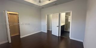 3211 SE 6th St Gallery 17