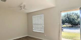 Room in 3 Bedroom Home at Phillips St Gallery 20