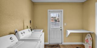 FULLY FURNISHED HISTORIC CHARMER BETWEEN UNR & DOWNTOWN – UTILITIES INCLUDED, MODERN UPGRADES, PRIME LOCATION Gallery 43