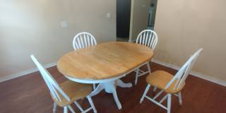 Room in 4 Bedroom Home at Genlee Dr Gallery 12