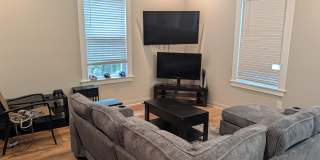 1620 A Catawba Street Gallery 32