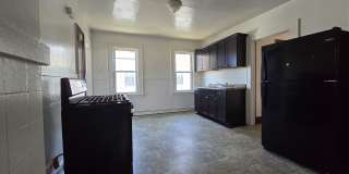 125 Hollister Avenue Gallery 1