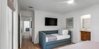 690 Pelzer Drive Gallery 67