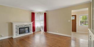 115 N Hager Avenue Gallery 5