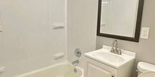 5042 Pernod Avenue Gallery 7