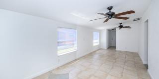 CENTRAL LOCATION IN PORT CHARLOTTE CENTRAL LOCATION IN PORT CHARLOTTE Gallery 13