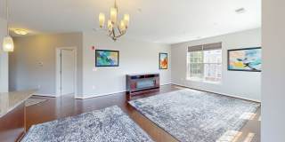 Beautifully maintained 2Bed/2Bath Condo - Great Location Gallery 7