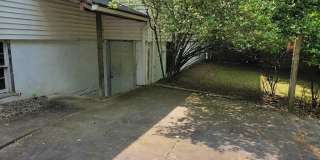 33 N Maple Avenue Gallery 17