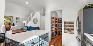 Great CDA Location! Gallery 21