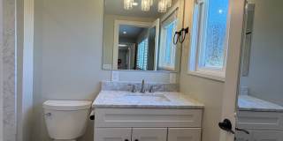 Nicely remodeled 1 bedroom Suite, All utilities paid + WiFi Gallery 25